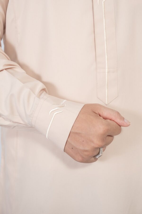 Embroidery Classic Collar Thobe