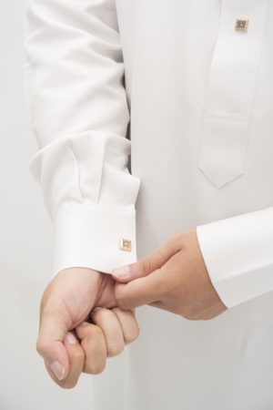 Off-White Winter China Collar Metal Butt Cuff