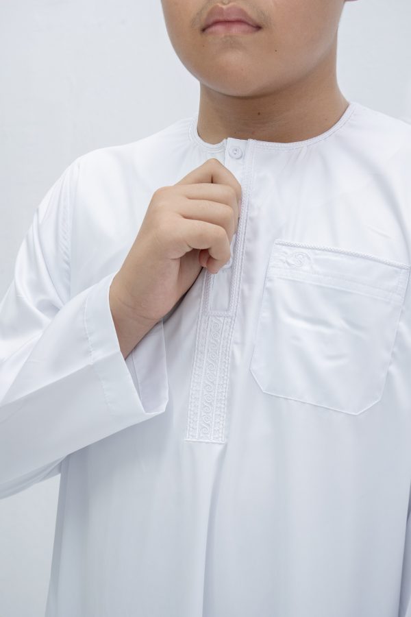 White Classic Band Collar Thobe - Image 2