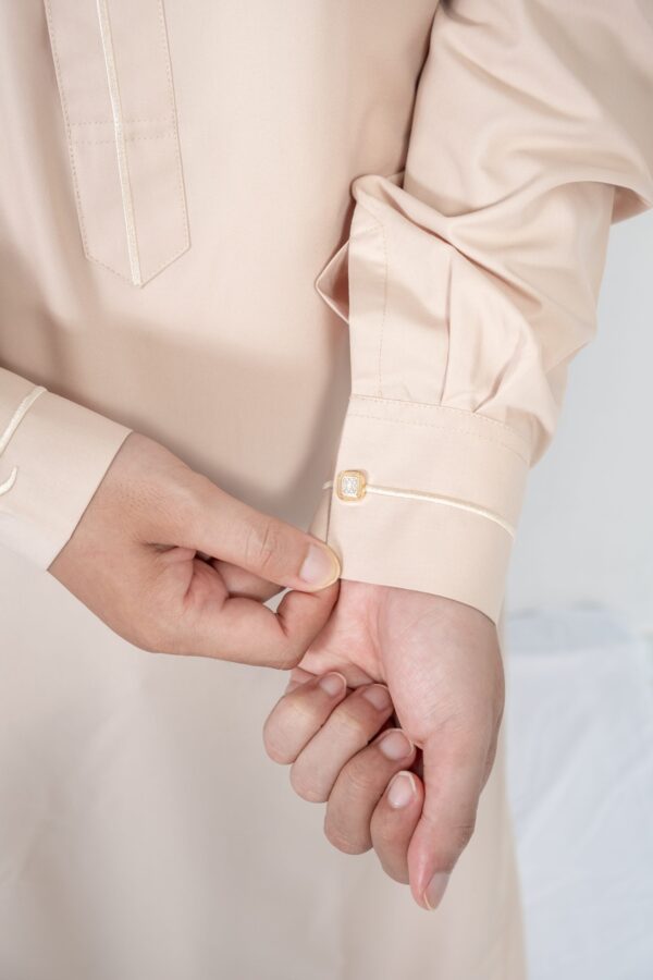 Off-White Classic Shirt Collar Embroidery Cuff Thobe