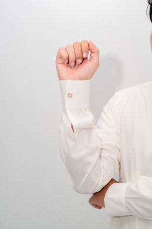 Off-White Classic Shirt Collar Cuff Metal Butt Thobe