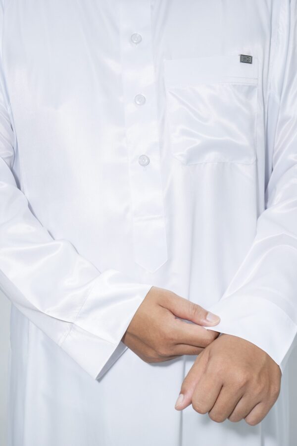 White Classic China Collar Plastic Butt Thobe